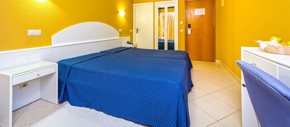 Hotel Atismar — Hotel rooms in Quarteira, Faro
