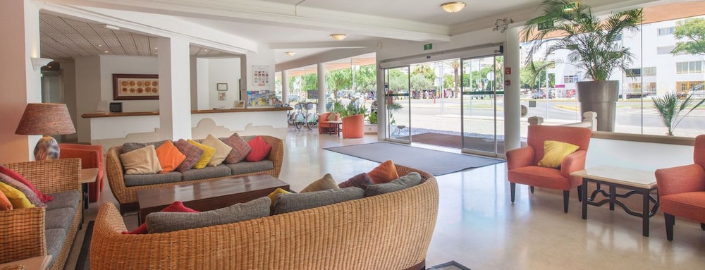Hotel Atismar — Hotel rooms in Quarteira, Faro