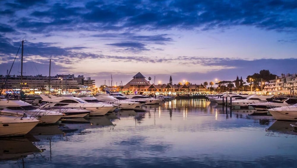Hotel Atismar — Beach in Quarteira, Faro