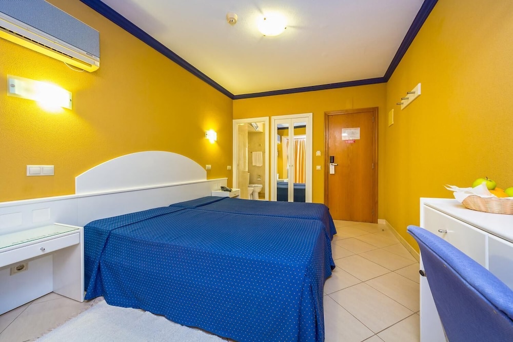 Hotel Atismar — Hotel rooms in Quarteira, Faro
