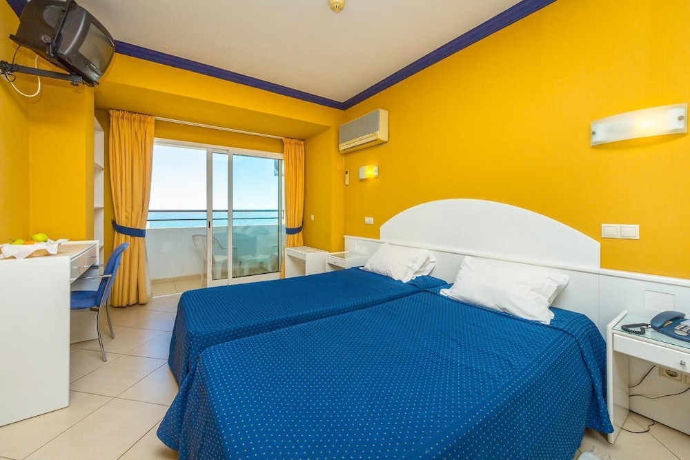 Hotel Atismar — Hotel rooms in Quarteira, Faro