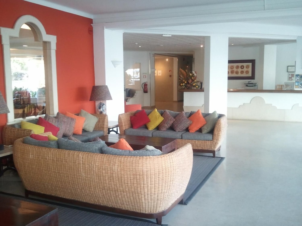 Hotel Atismar — Hotel rooms in Quarteira, Faro