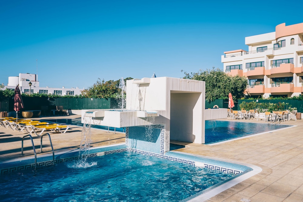 Grand Muthu Forte da Oura — Swimming pool in Albufeira, Faro