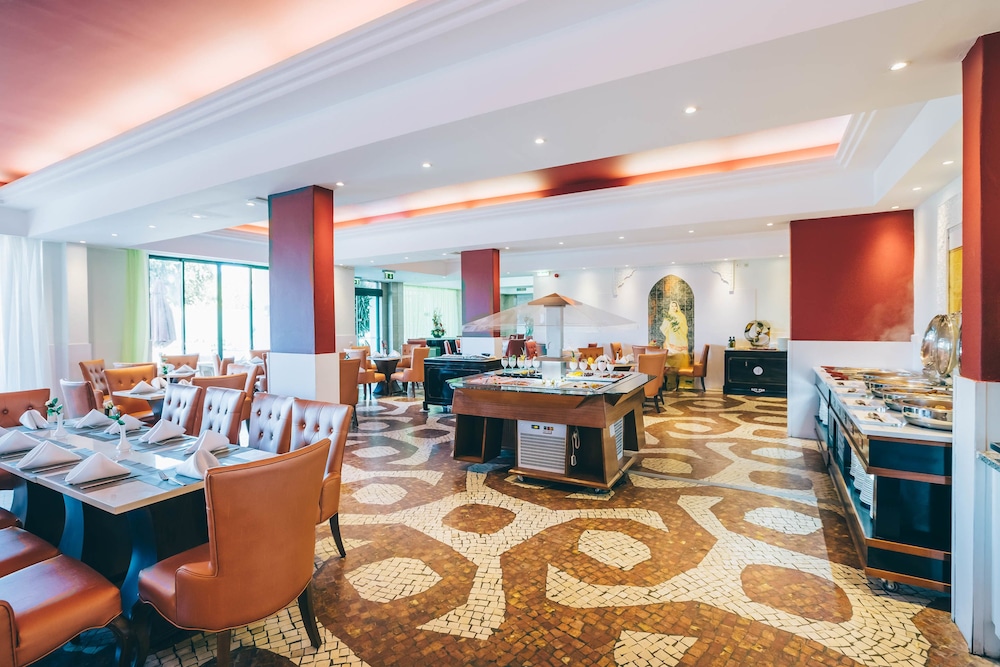 Grand Muthu Forte da Oura — Restaurant & bars in Albufeira, Faro