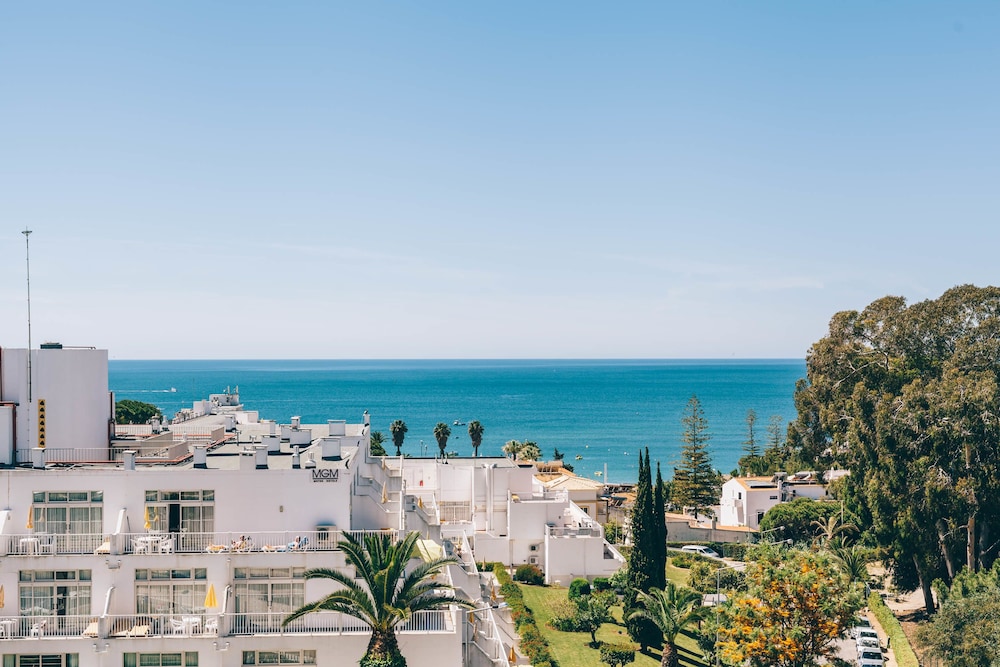 Grand Muthu Forte da Oura — Hotel building in Albufeira, Faro