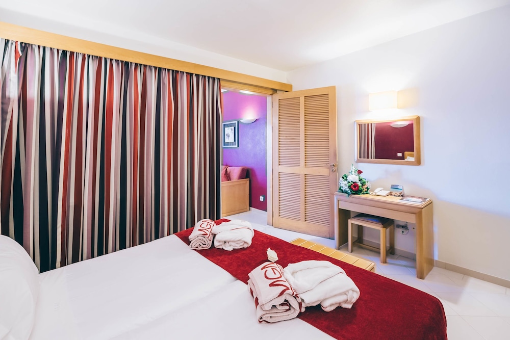 Grand Muthu Forte da Oura — Hotel rooms in Albufeira, Faro