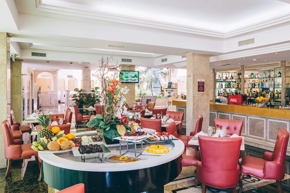 Grand Muthu Forte da Oura — Restaurant & bars in Albufeira, Faro