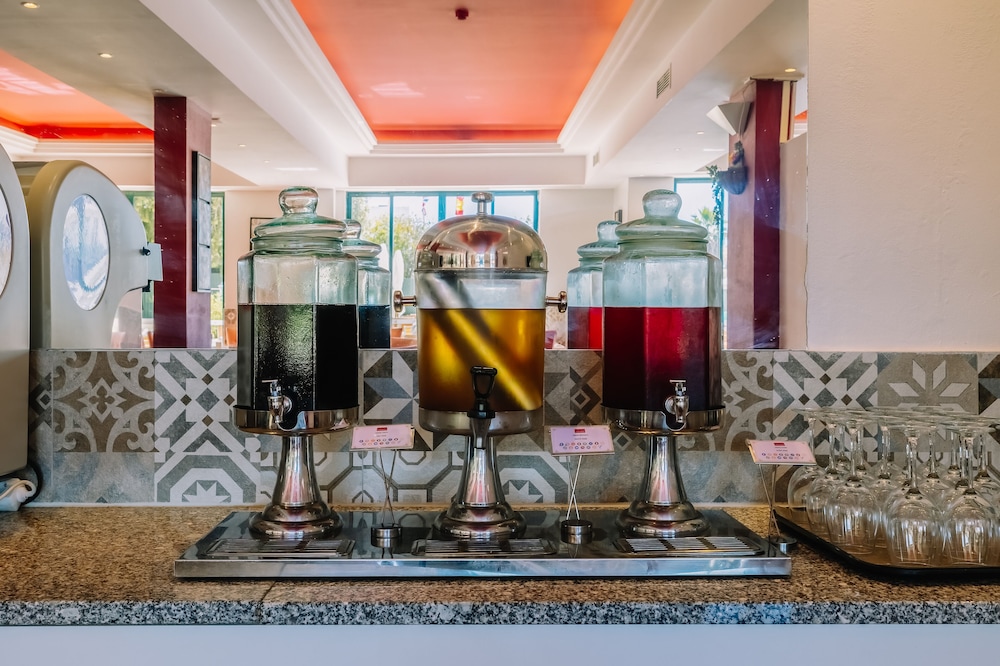 Grand Muthu Forte da Oura — Restaurant & bars in Albufeira, Faro