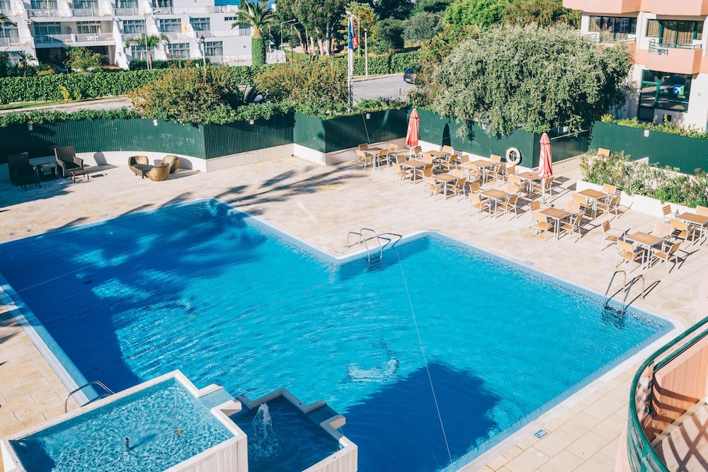Grand Muthu Forte da Oura — Swimming pool in Albufeira, Faro