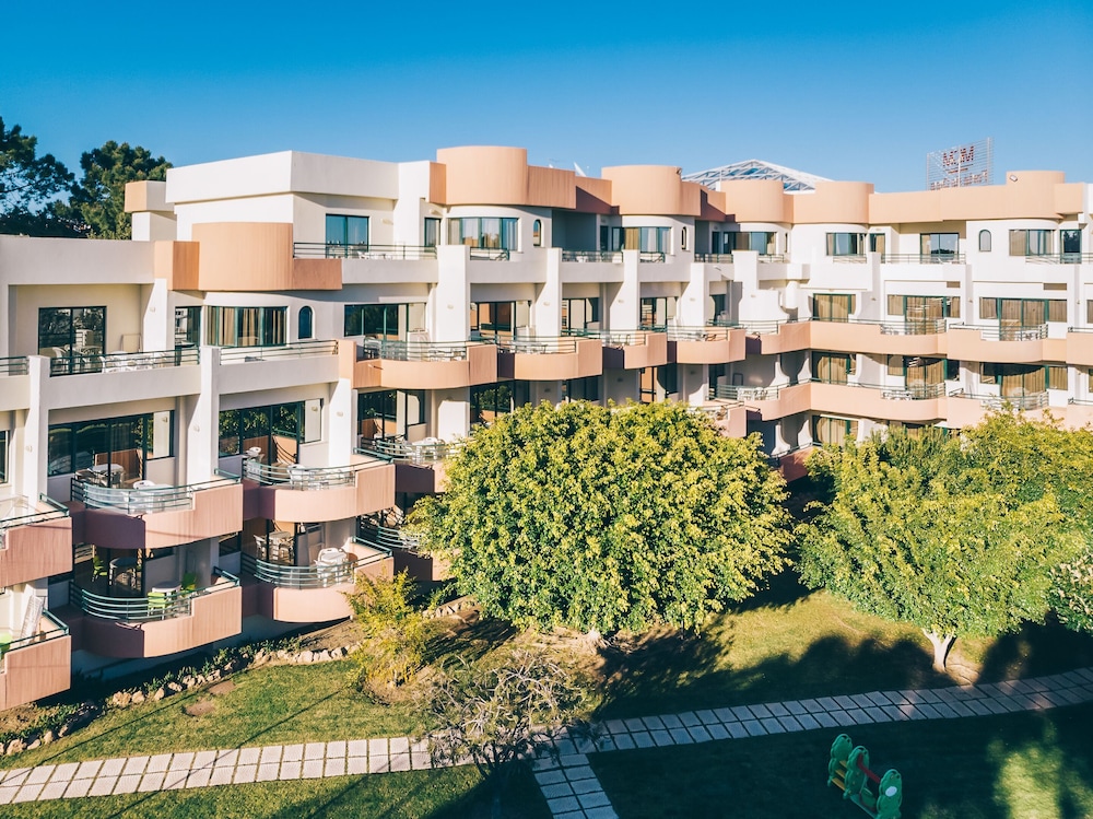 Grand Muthu Forte da Oura — Hotel building in Albufeira, Faro