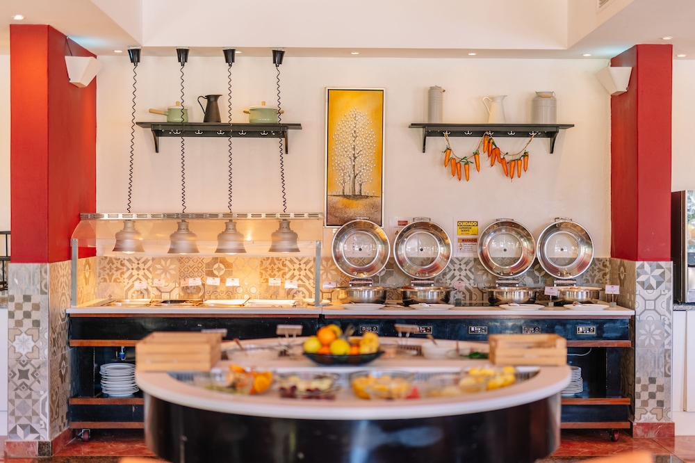 Grand Muthu Forte da Oura — Restaurant & bars in Albufeira, Faro