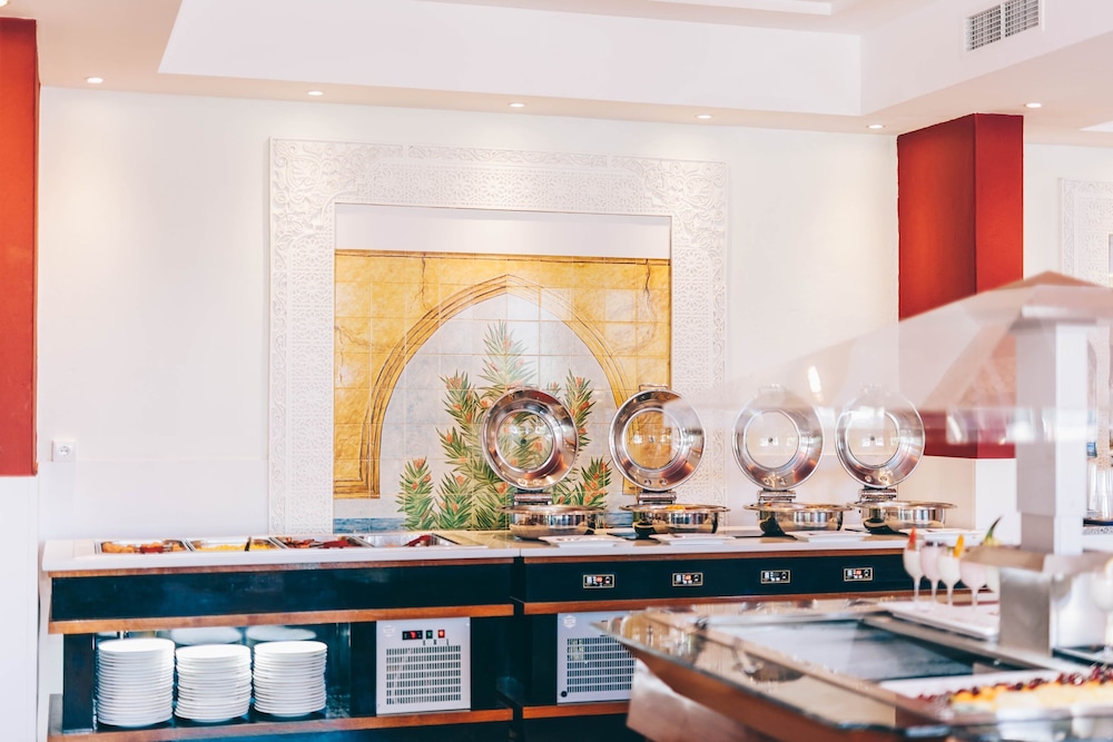 Grand Muthu Forte da Oura — Restaurant & bars in Albufeira, Faro