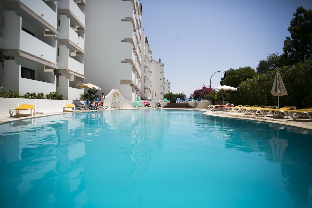 Mirachoro Albufeira — Swimming pool in Albufeira, Faro
