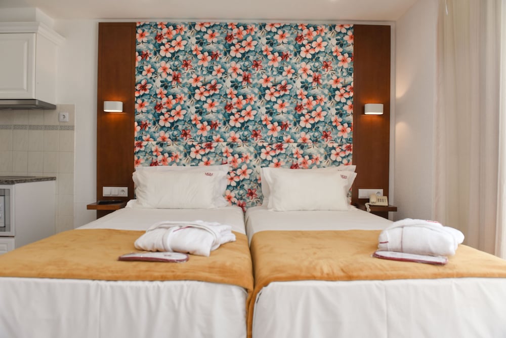 Muthu Clube Praia da Oura — Hotel rooms in Albufeira, Faro