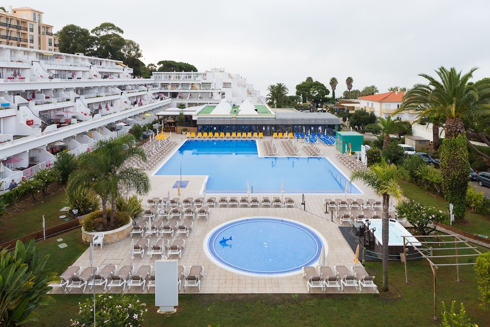 Muthu Clube Praia da Oura — Swimming pool in Albufeira, Faro