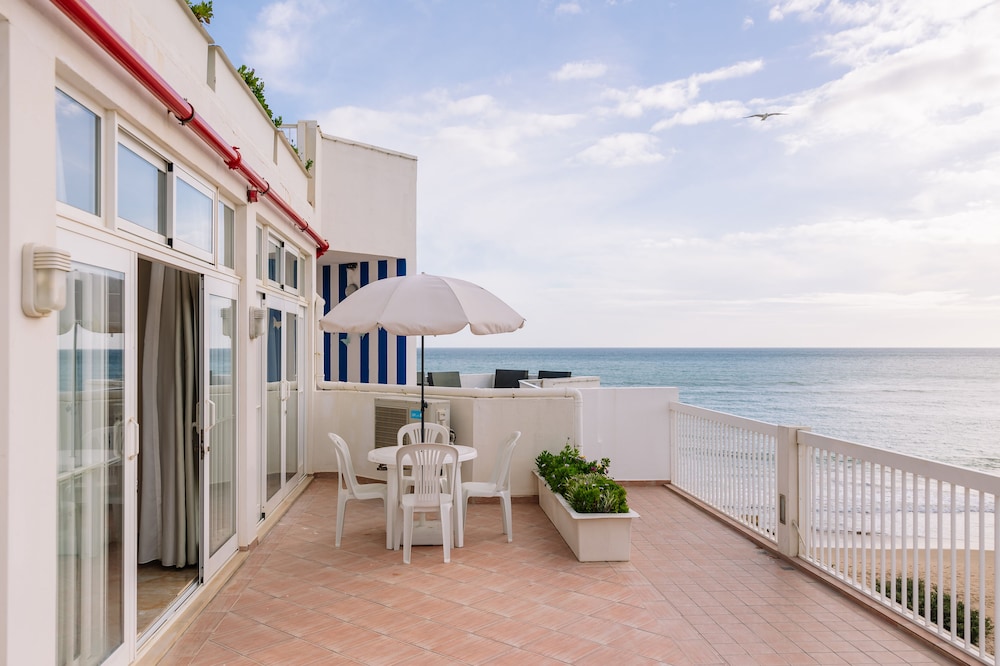 Muthu Clube Praia da Oura — Hotel building in Albufeira, Faro