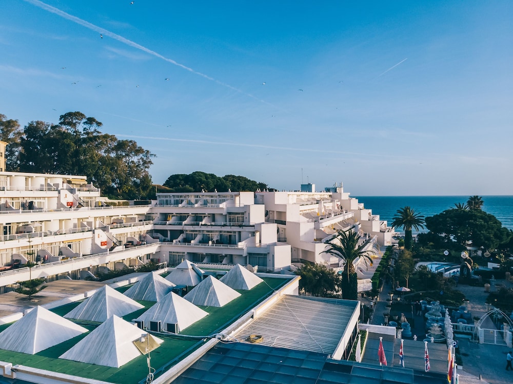 Muthu Clube Praia da Oura — Hotel building in Albufeira, Faro