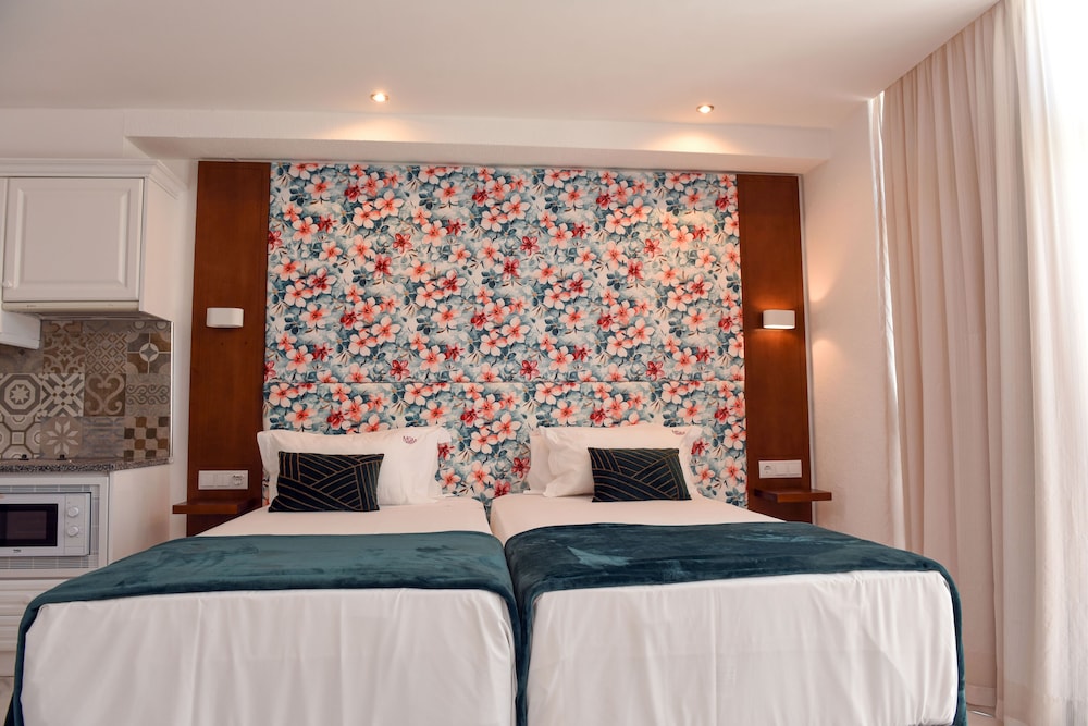 Muthu Clube Praia da Oura — Hotel rooms in Albufeira, Faro