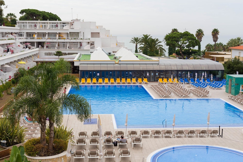 Muthu Clube Praia da Oura — Swimming pool in Albufeira, Faro