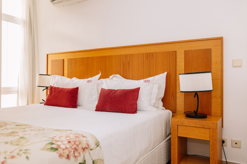 Muthu Clube Praia da Oura — Hotel rooms in Albufeira, Faro