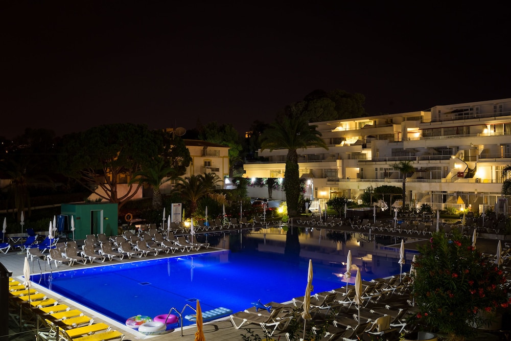 Muthu Clube Praia da Oura — Swimming pool in Albufeira, Faro