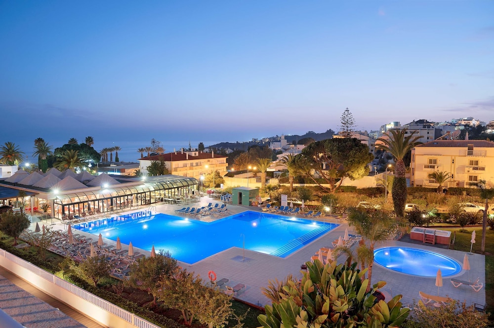 Muthu Clube Praia da Oura — Swimming pool in Albufeira, Faro