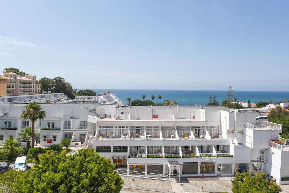 Muthu Clube Praia da Oura — Hotel building in Albufeira, Faro