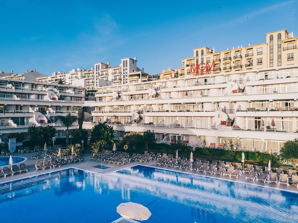 Muthu Clube Praia da Oura — Swimming pool in Albufeira, Faro
