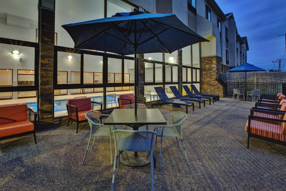 Hampton Inn Hotel Detroit/Belleville-Airport Area — Swimming pool in Belleville, Michigan