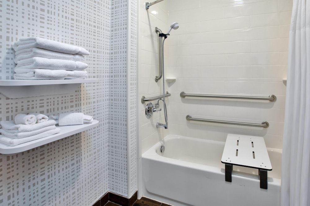 Hampton Inn Hotel Detroit/Belleville-Airport Area — Hotel rooms in Belleville, Michigan