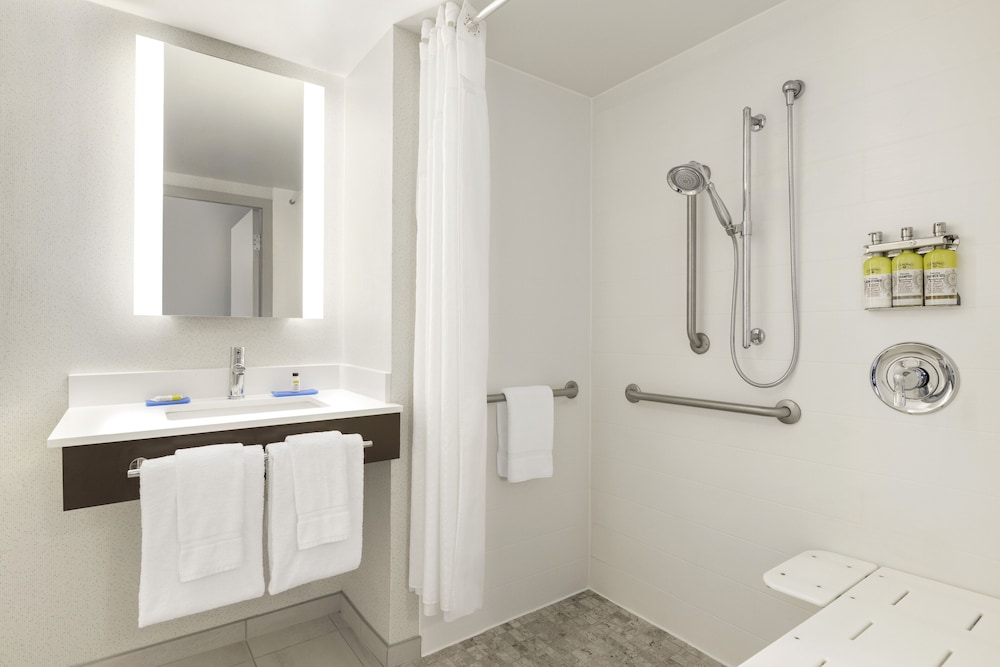 Holiday Inn Express Sarasota East - I-75 by IHG — Hotel rooms in Sarasota, Florida