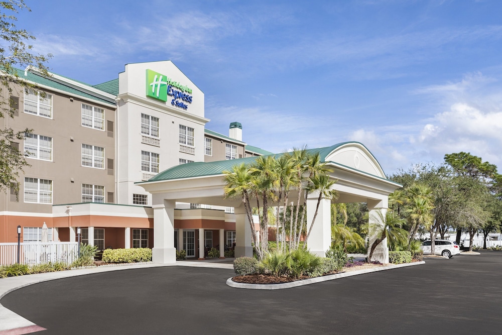 Holiday Inn Express Sarasota East - I-75 by IHG — Hotel building in Sarasota, Florida
