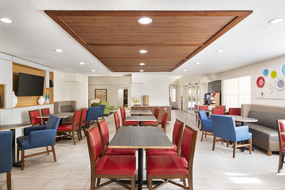 Holiday Inn Express Sarasota East - I-75 by IHG — Restaurant & bars in Sarasota, Florida
