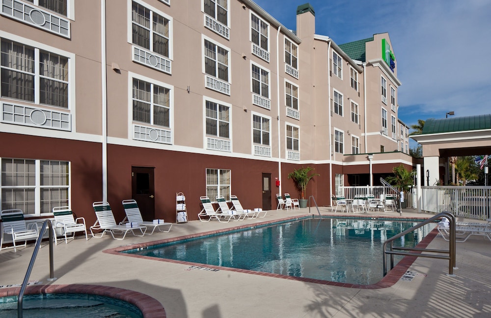 Holiday Inn Express Sarasota East - I-75 by IHG — Main photo in Sarasota, Florida