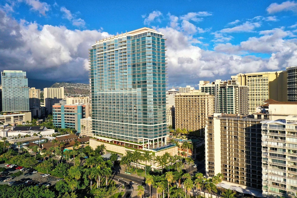 Ka Laʻi Waikiki Beach, LXR Hotels & Resorts — Hotel building in Honolulu, Hawaii