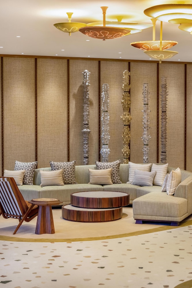 Ka Laʻi Waikiki Beach, LXR Hotels & Resorts — Restaurant & bars in Honolulu, Hawaii