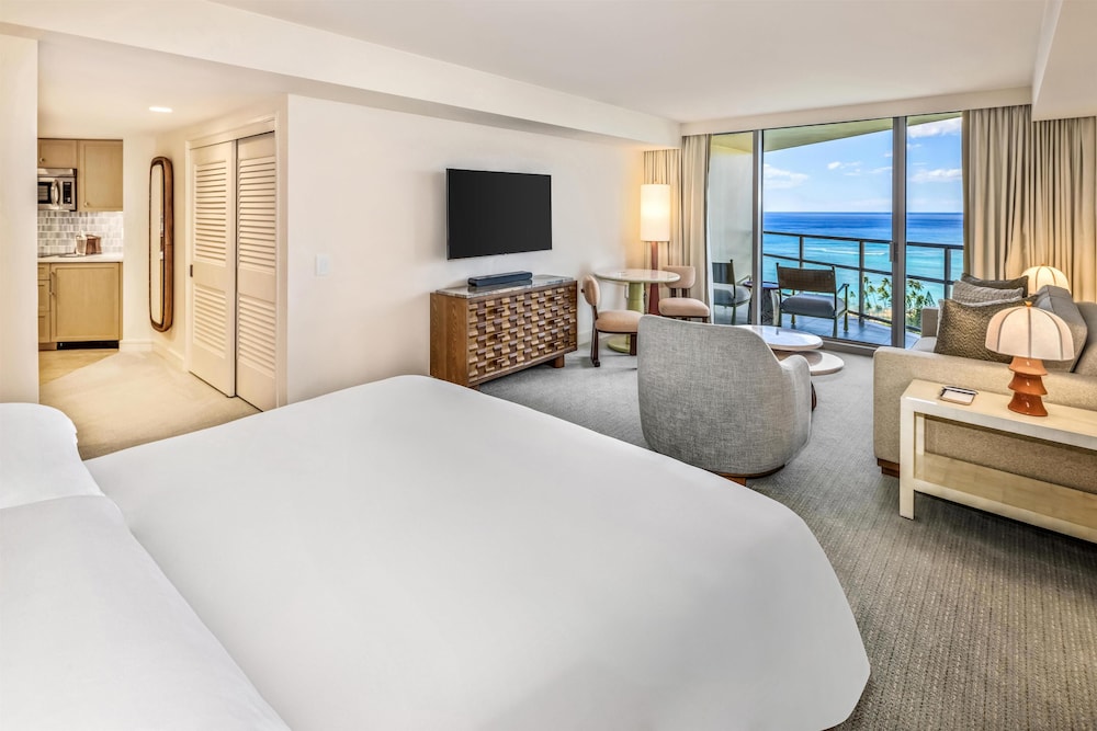 Ka Laʻi Waikiki Beach, LXR Hotels & Resorts — Hotel rooms in Honolulu, Hawaii