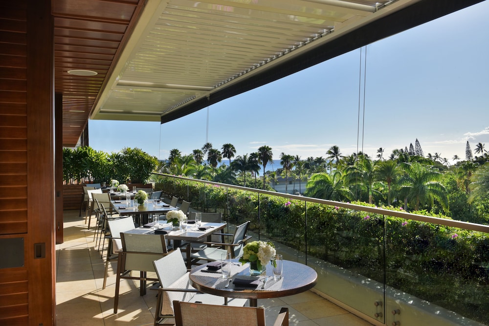Ka Laʻi Waikiki Beach, LXR Hotels & Resorts — Restaurant & bars in Honolulu, Hawaii