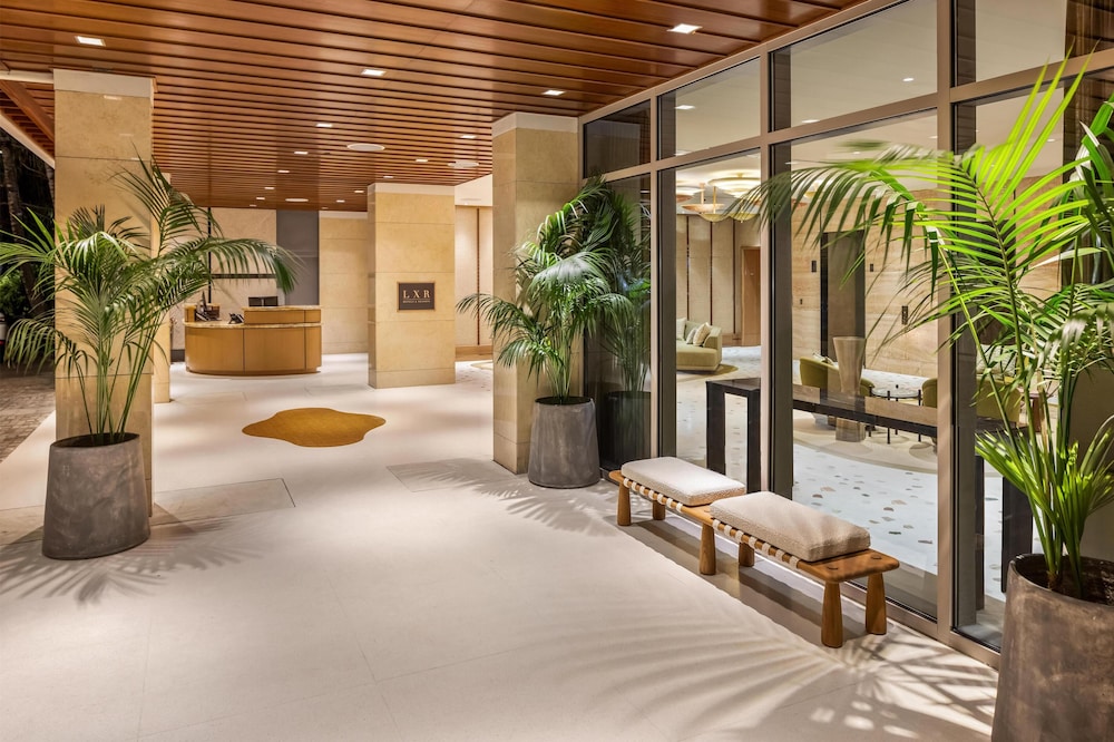 Ka Laʻi Waikiki Beach, LXR Hotels & Resorts — Hotel building in Honolulu, Hawaii