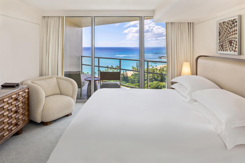 Ka Laʻi Waikiki Beach, LXR Hotels & Resorts — Hotel rooms in Honolulu, Hawaii