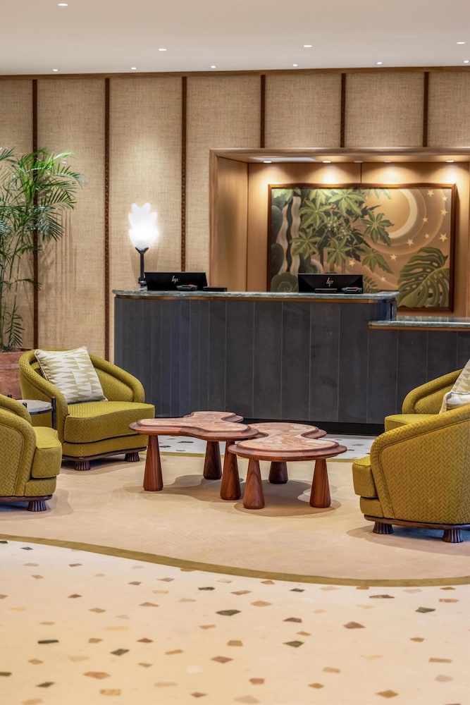 Ka Laʻi Waikiki Beach, LXR Hotels & Resorts — Hotel building in Honolulu, Hawaii
