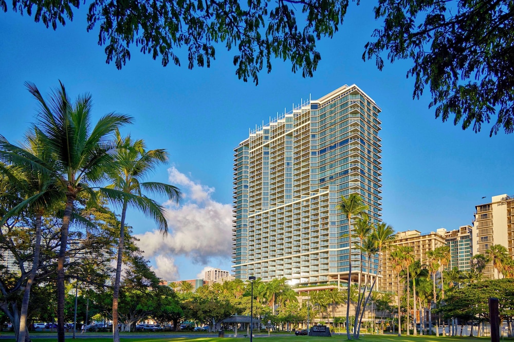 Ka Laʻi Waikiki Beach, LXR Hotels & Resorts — Hotel building in Honolulu, Hawaii