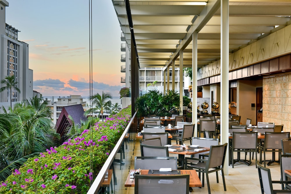 Ka Laʻi Waikiki Beach, LXR Hotels & Resorts — Restaurant & bars in Honolulu, Hawaii