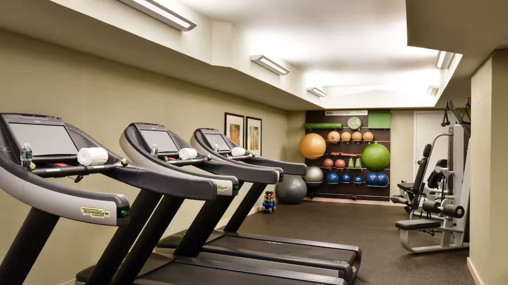 Ka Laʻi Waikiki Beach, LXR Hotels & Resorts — Sports & recreation in Honolulu, Hawaii