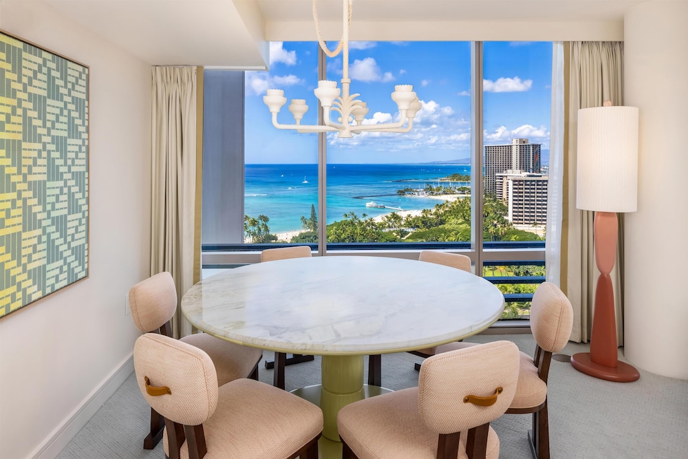 Ka Laʻi Waikiki Beach, LXR Hotels & Resorts — Hotel rooms in Honolulu, Hawaii