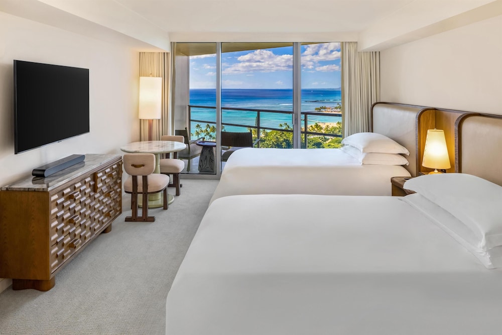 Ka Laʻi Waikiki Beach, LXR Hotels & Resorts — Hotel rooms in Honolulu, Hawaii