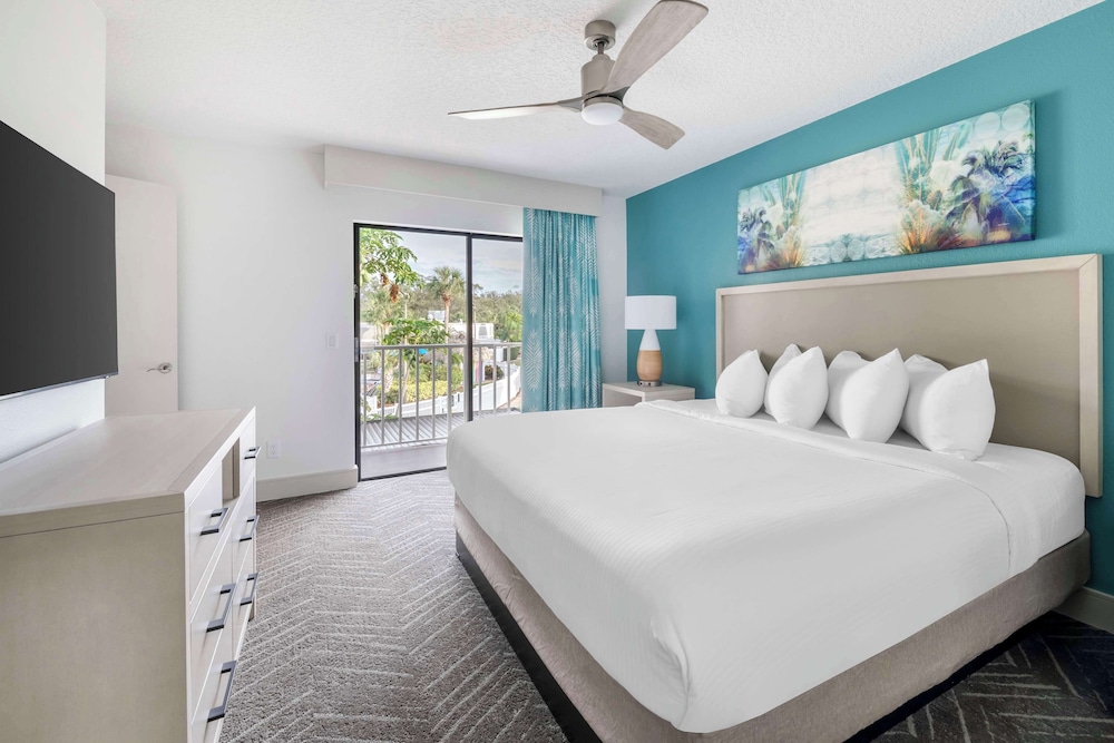 Hilton Vacation Club Aqua Sol Orlando West — Hotel rooms in Winter Garden, Florida