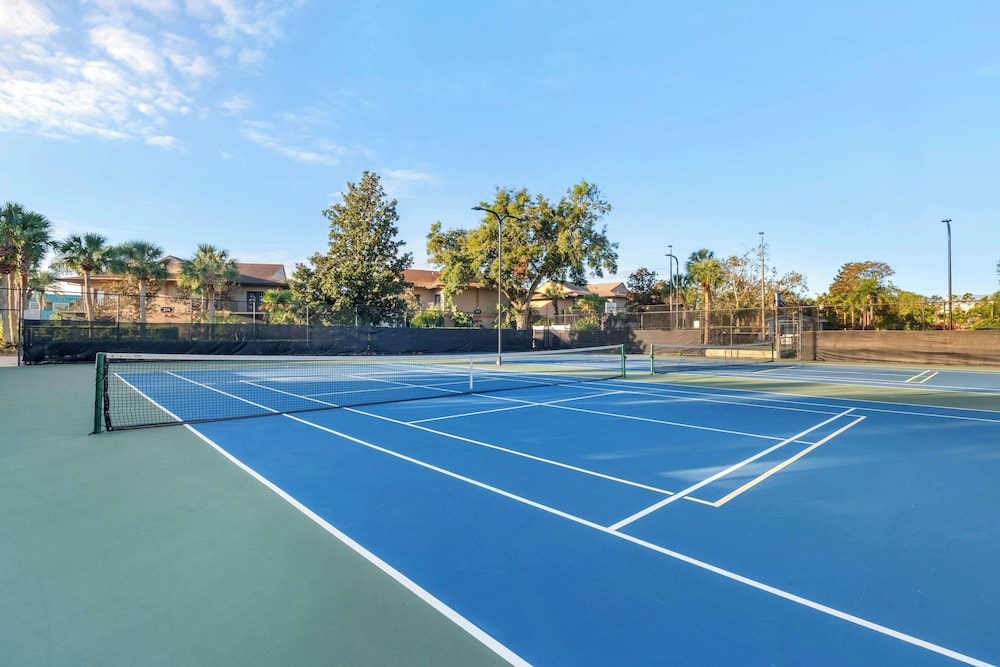 Hilton Vacation Club Aqua Sol Orlando West — Sports & recreation in Winter Garden, Florida