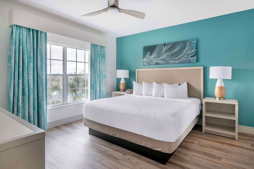 Hilton Vacation Club Aqua Sol Orlando West — Hotel rooms in Winter Garden, Florida