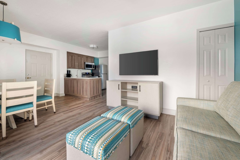 Hilton Vacation Club Aqua Sol Orlando West — Hotel rooms in Winter Garden, Florida